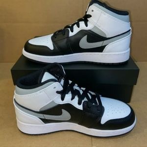 Jordan 1s "Smoke Grey Shadow"